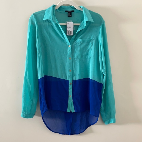 Forever 21 Tops - Forever 21 blue color-block blouse - NWT (Small)